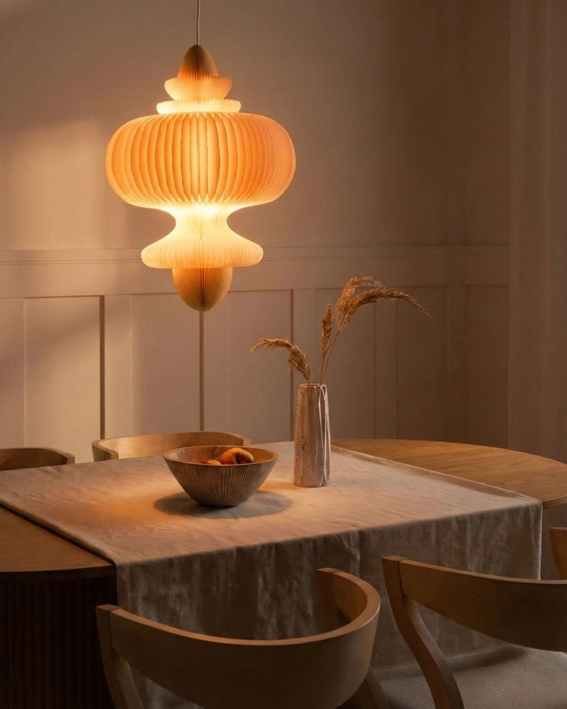 Lampada a sospensione beige con paralume in carta dal design moderno per l'illuminazione del soggiorno