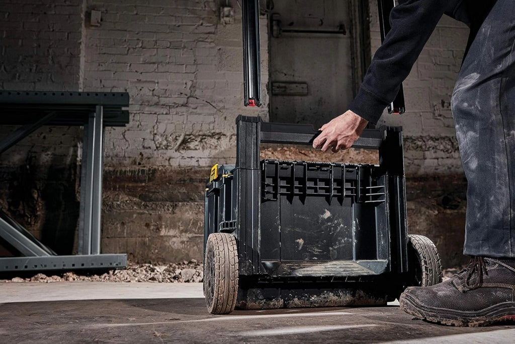 DEWALT DWST83295-1 - VASCA CON RUOTE - Schiuma strutturale di polipropilene espanso, Speciale disegn dell’apertura del coperchio con maniglia mobile per garantire il massimo volume di stoccaggio