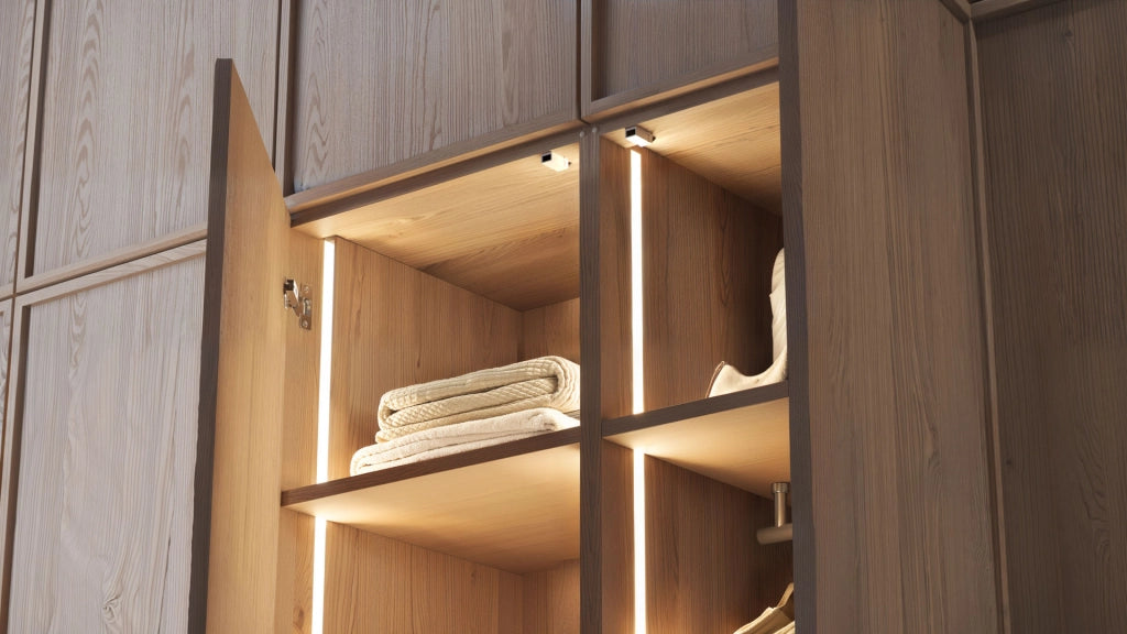 Applique a muro Zibor 12 Beneito & Faure, faretto led 12W 3000K luce calda, design moderno in finitura Nero Opaco - Alta efficienza