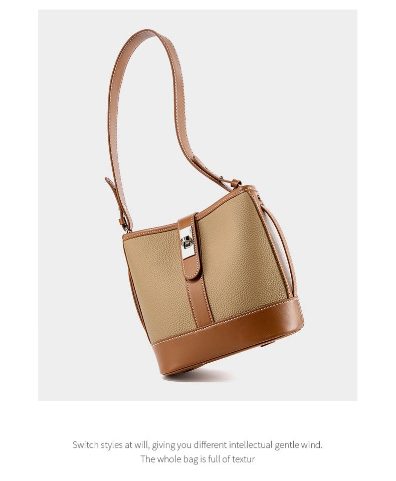 Borsa a tracolla in vera pelle da donna, colore marrone.