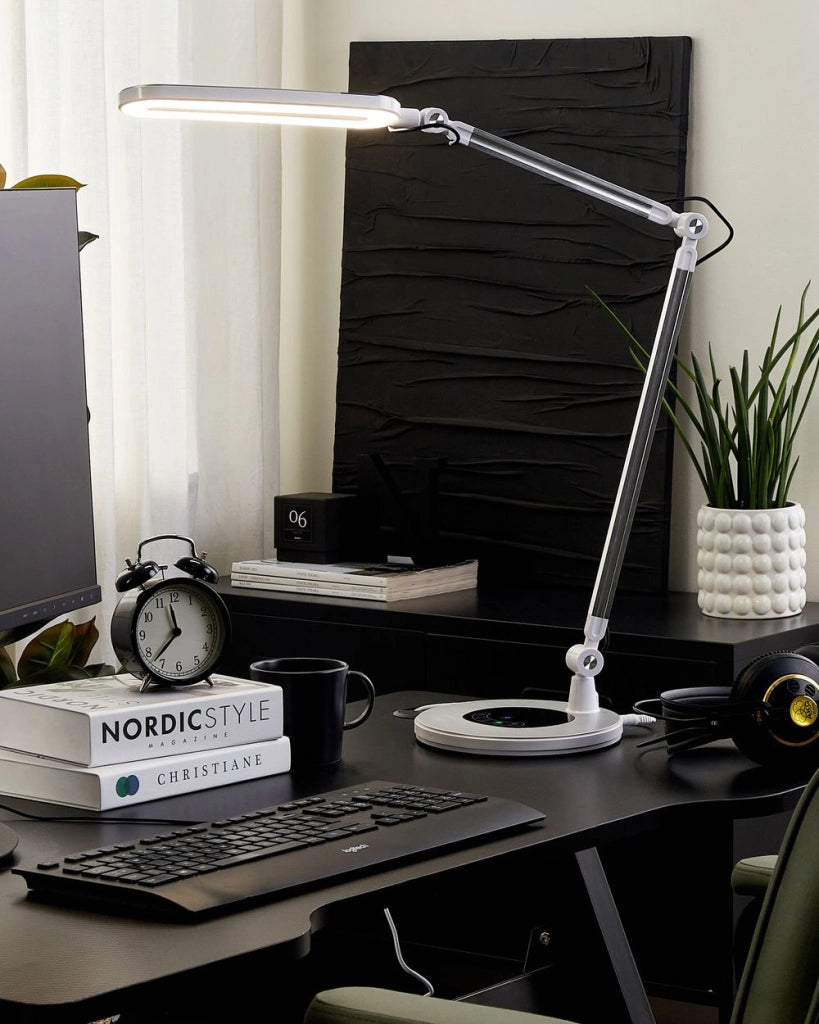 Lampada da tavolo color argento LED intensità variabile braccio regolabile stile moderno cameretta ufficio