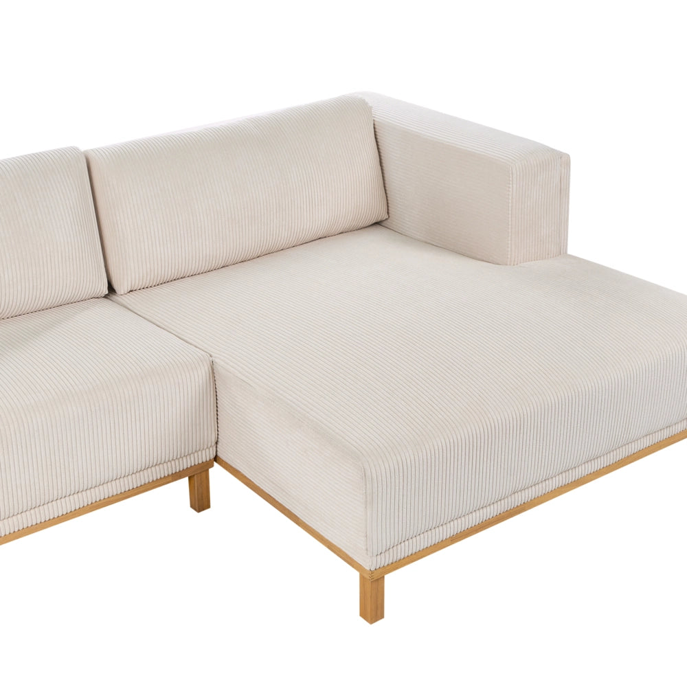 Divano angolare in velluto a 5 posti con braccioli e gambe in legno beige chiaro in stile moderno
