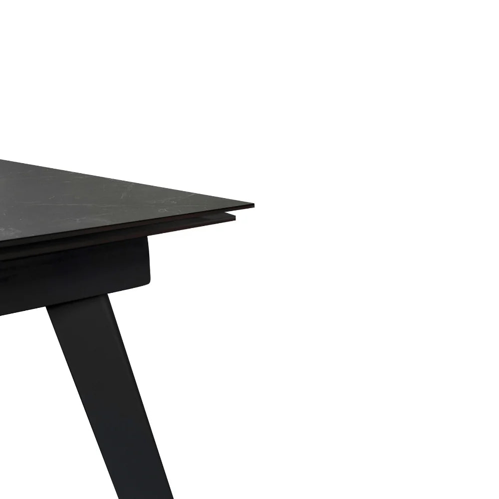 Tavolo da pranzo allungabile in ceramica effetto marmo nero George 140-200x90 cm fino a 10 posti | Duzzle