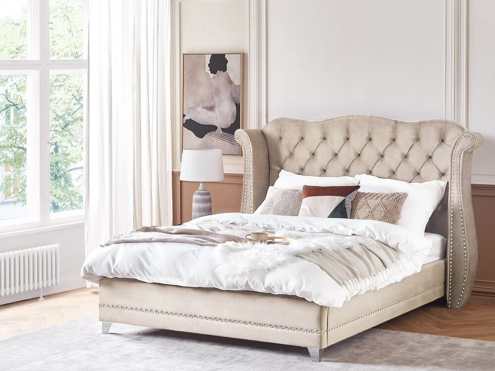 Letto in velluto color beige 180 x 200 cm testiera alta decorata con bottoncini stile retrò e tradizionale