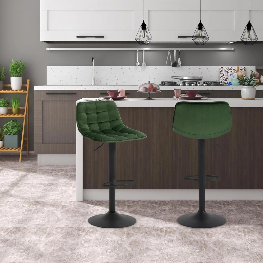 Set di 2 Sgabelli da Bar per Casa Moderni Sgabelli Cucina Girevoli con Poggiapiedi, in Velluto Verde Scuro BH273dgn-2