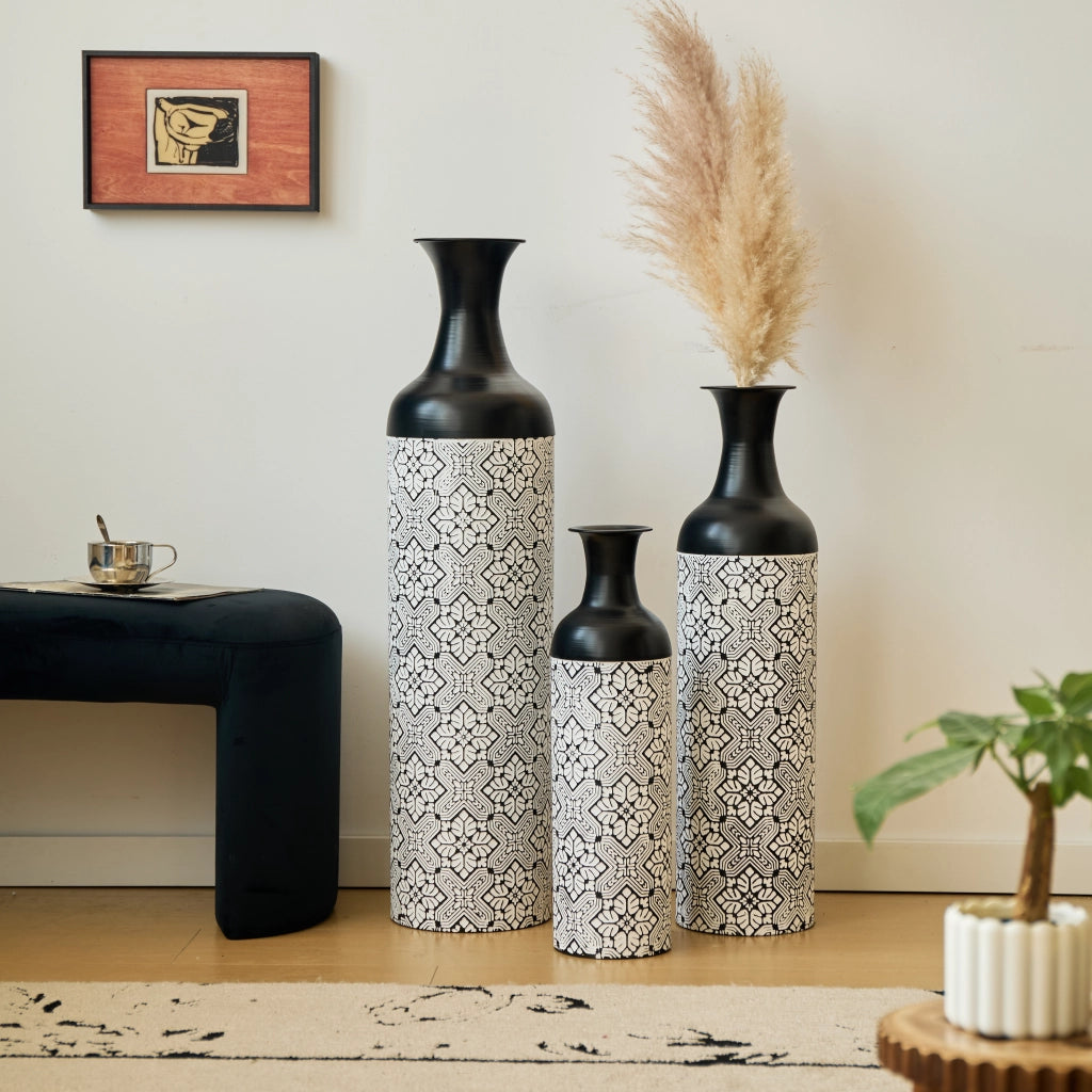 Vaso da pavimento in metallo con motivo geometrico bianco e nero, set di 3 pezzi impilabili 83 65 50 cm