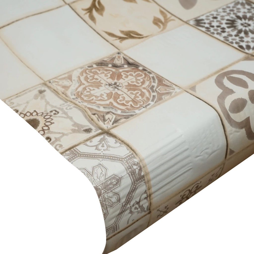 Rotolo tovaglia decorativa in PVC – modello mosaico naturale Materiale: PVC con supporto tessile (45 g/m²)  Dimensioni rotolo: 1,37 × 20 m Breckner Germany