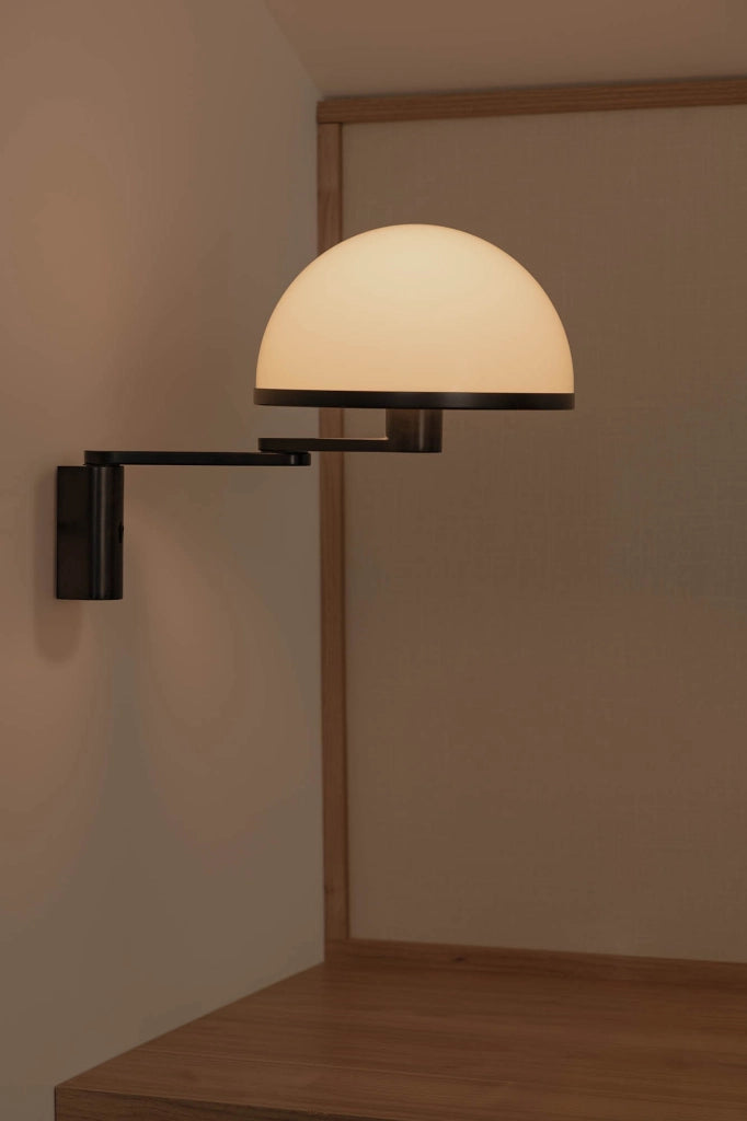 DOME Applique nera con braccio orientabile
