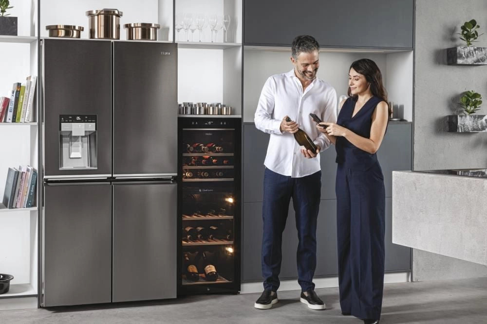 Haier Wine Bank 50 Serie 7 HWS77GDAU1 Cantinetta vino con compressore Libera installazione Nero 77 bottiglia/bottiglie