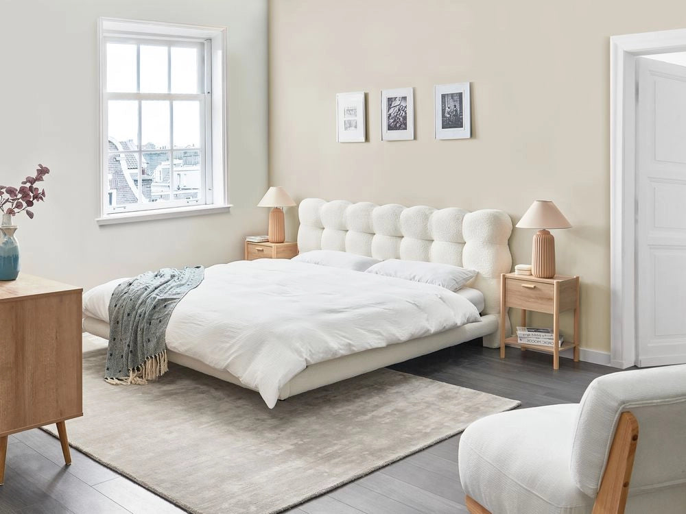 Letto matrimoniale in tessuto boucle con testata trapuntata Bianco sporco 180 x 200 cm design moderno