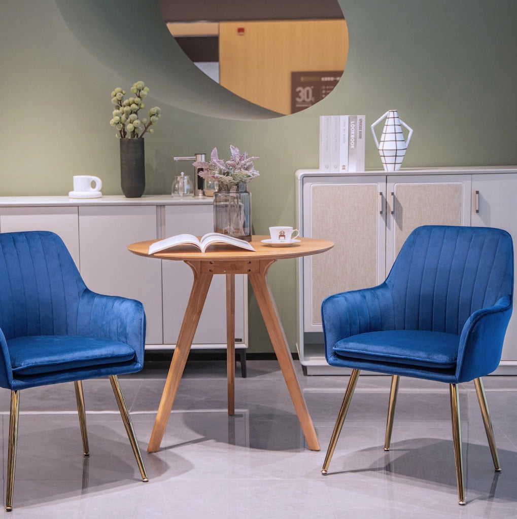 Set di 2 sedie da pranzo blu con braccioli e gambe dorate