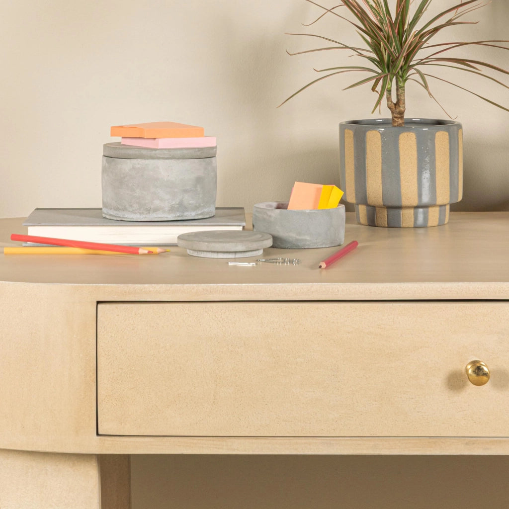Contenitori in cemento grigio con coperchi, set da 2