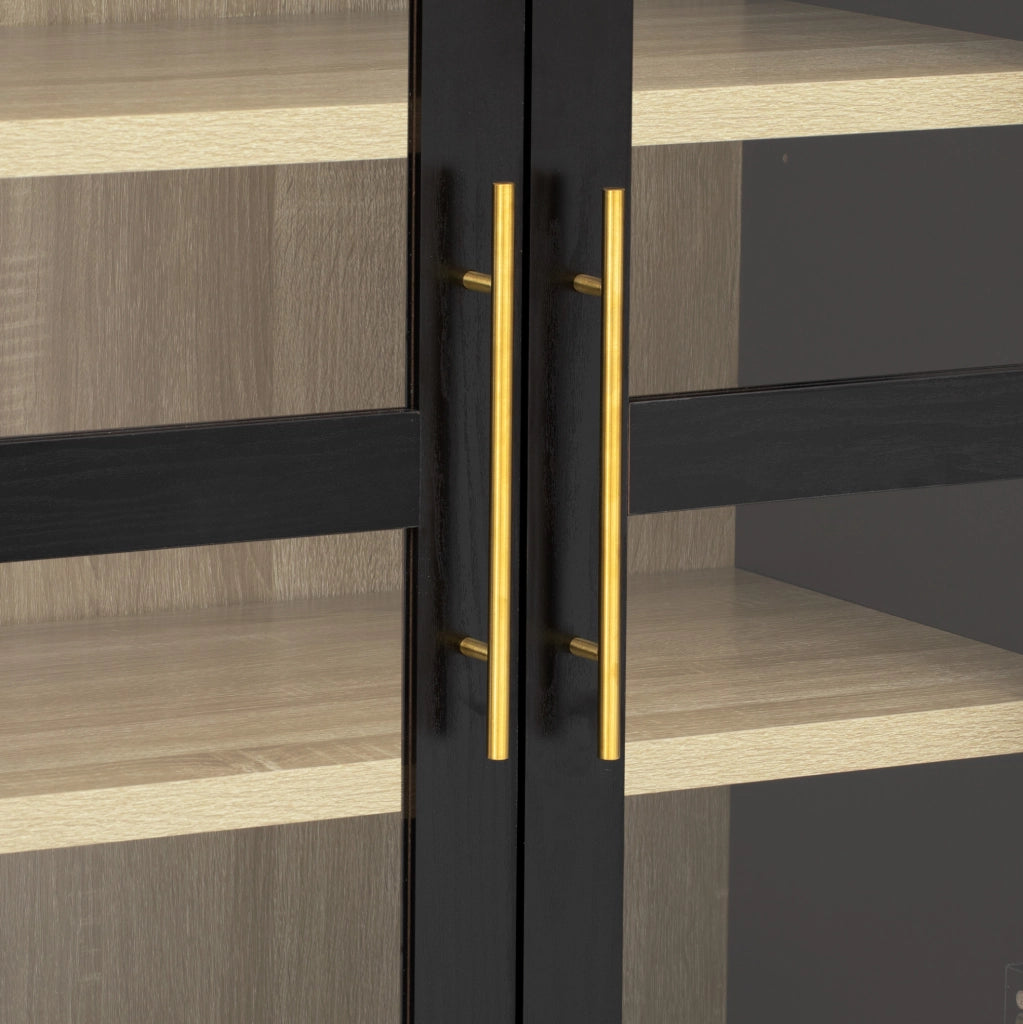Credenza alta nera con ante in vetro e ripiani regolabili