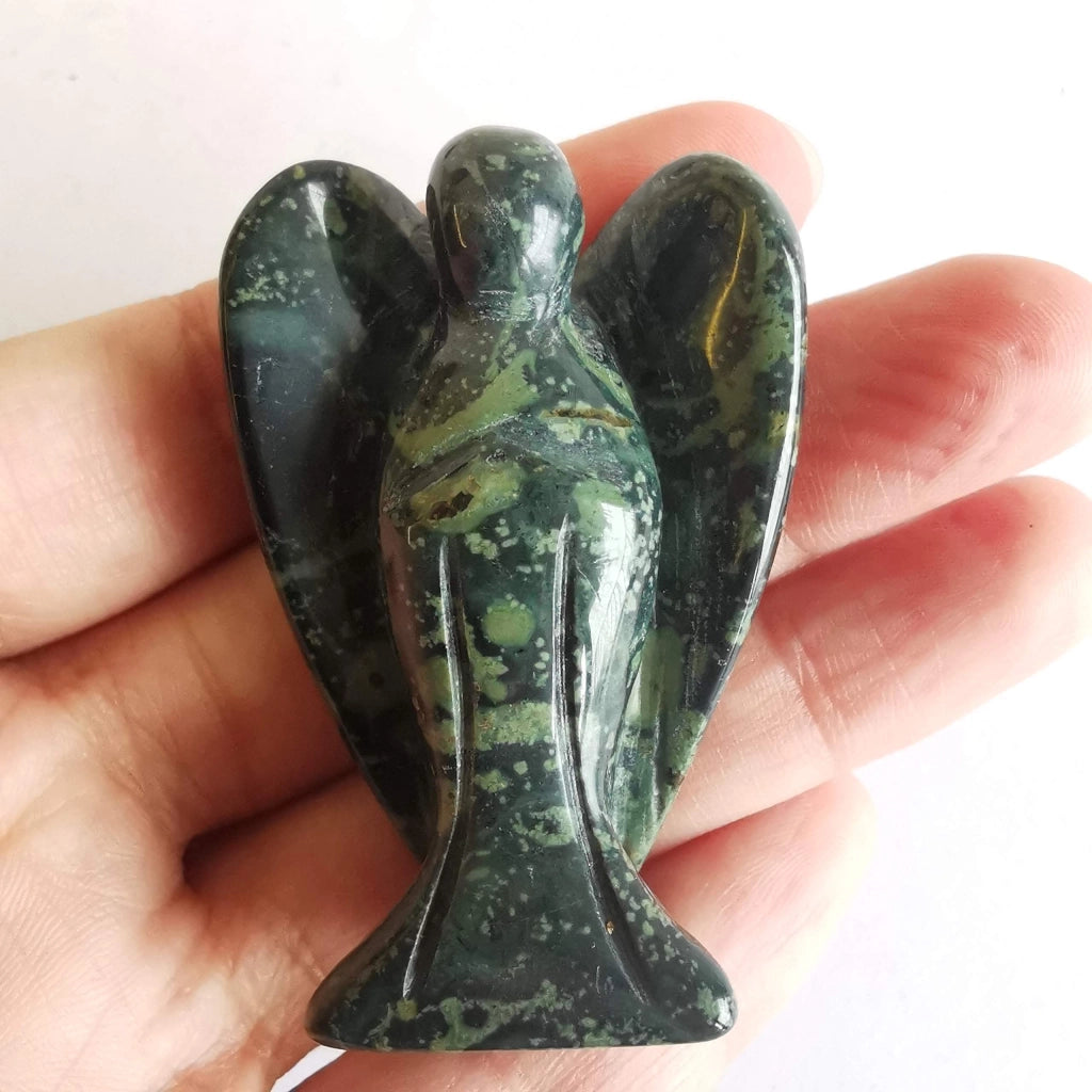 Statua di angelo custode realizzata in giadeite kambaba, intagliata a mano, 5 cm