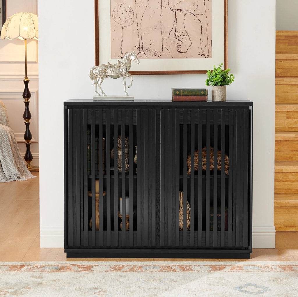 Credenza nera in MDF con ante a listelli e 2 aperture passacavi, 99 x 23,5 x 82,6 cm