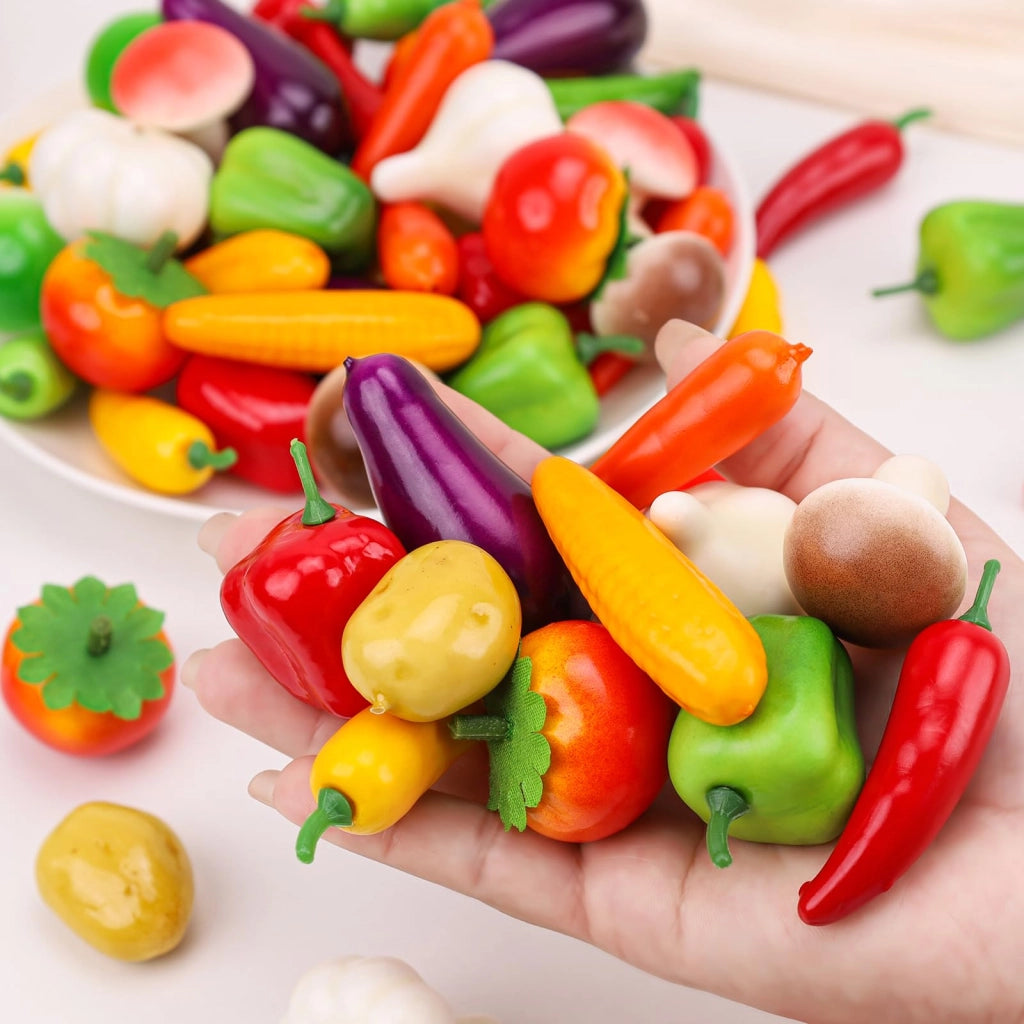 70 mini-verdure in plastica: aglio, mais, peperoni, zucca