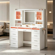 Toeletta bianca con specchio LED, piano in vetro e prese USB