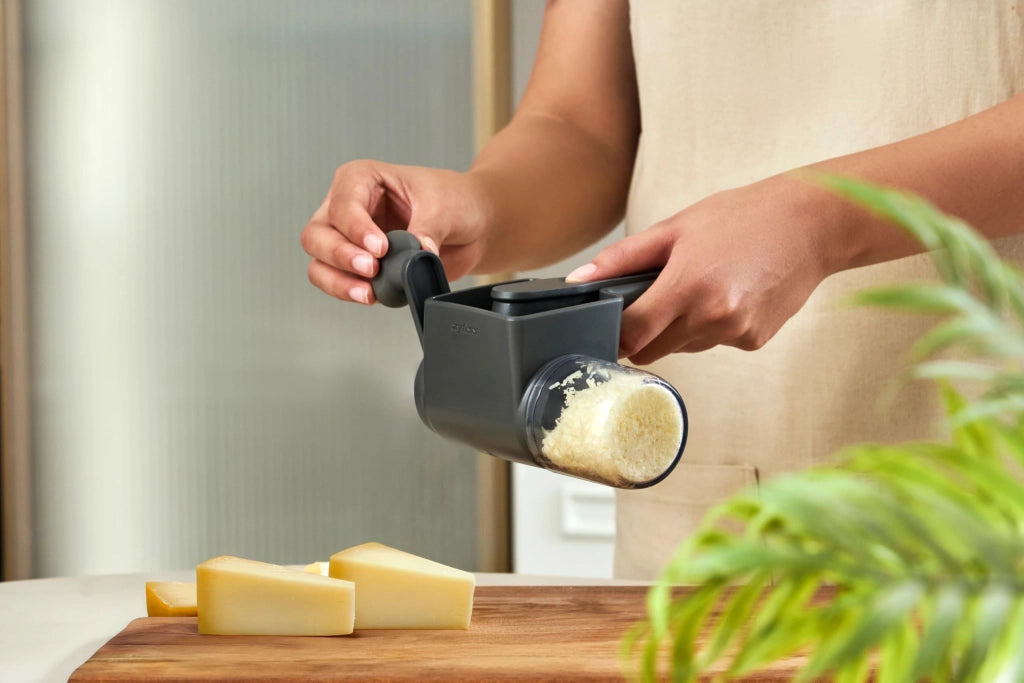 Grattugia per formaggio, manuale, con supporto, in acciaio inossidabile, 1 pezzo
