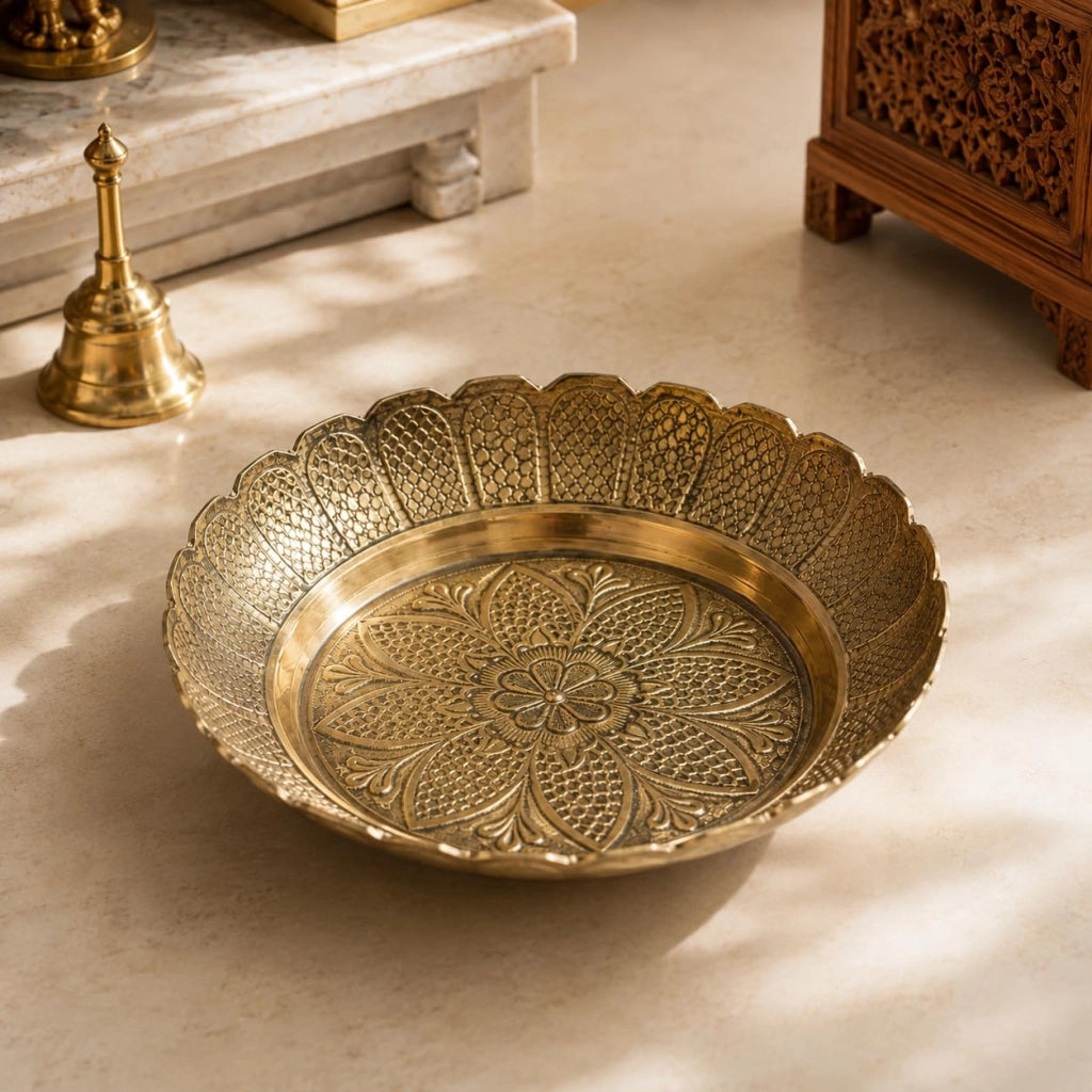 Piatto rituale in ottone, color oro, 15,24 cm, design "Nakshi"