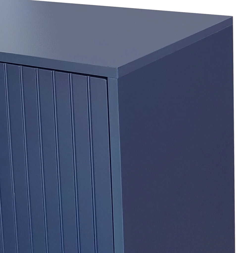 Credenza a 3 ante blu navy con ripiani regolabili e base in metallo