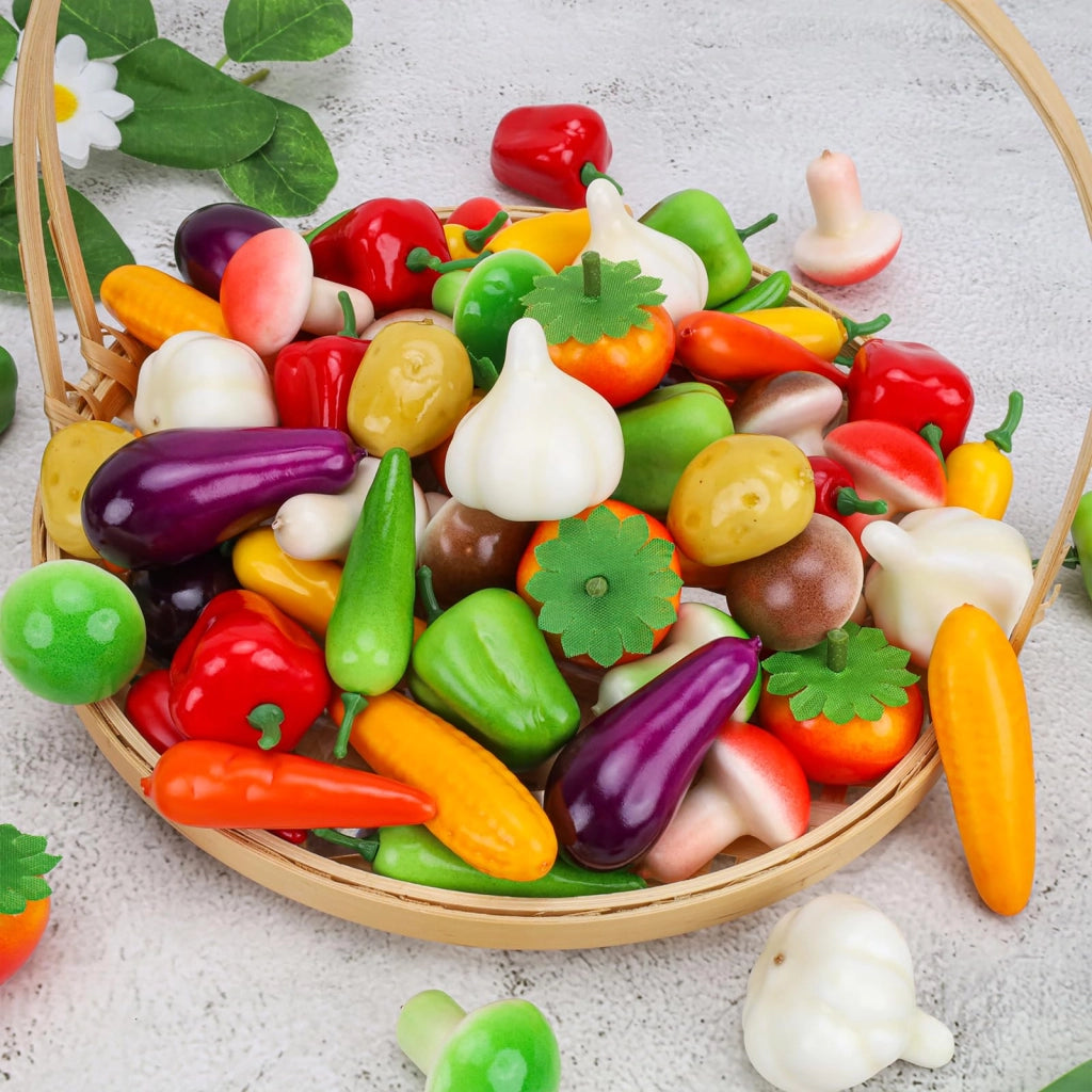 70 mini-verdure in plastica: aglio, mais, peperoni, zucca