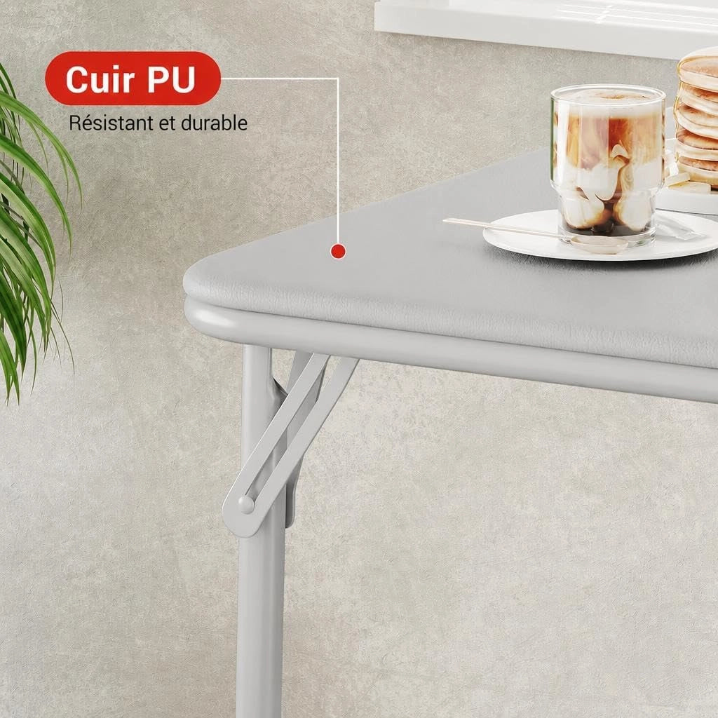 Tavolo da gioco quadrato pieghevole in PU; con robusta struttura in metallo.