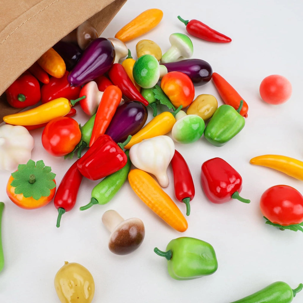70 mini-verdure in plastica: aglio, mais, peperoni, zucca