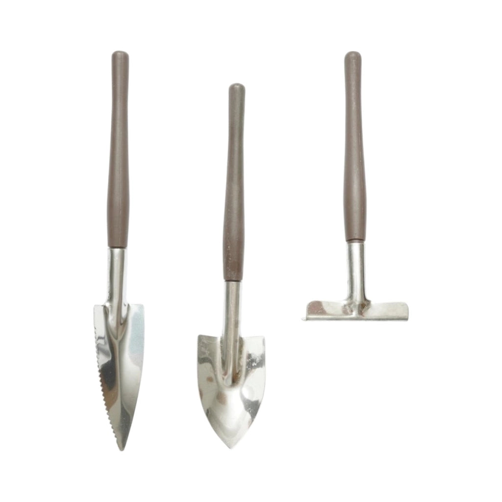 Set di 3 attrezzi da giardinaggio composto da trapiantatore, coltivatore e rastrello, con manici in metallo. Breckner Germany