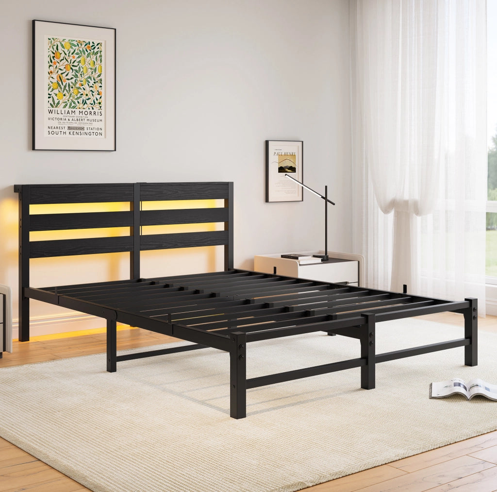 Letto matrimoniale 140x190 cm con LED RGB e 2 porte USB; metallo e legno; nero