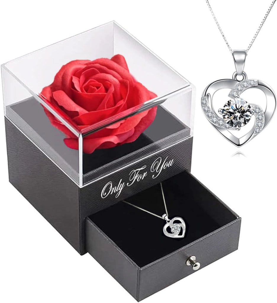Rosa conservata con ciondolo, confezionata in scatola regalo, dimensioni 9x9x10 cm, color argento