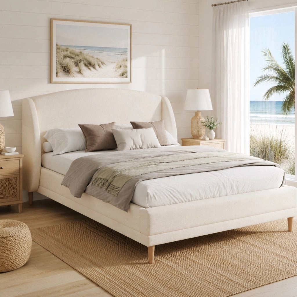 Letto matrimoniale 140x190 cm in tessuto bouclé bianco, testiera a orecchie, rete a doghe inclusa, montaggio rapido