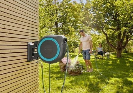 GARDENA 18630-20 RollUp XL Avvolgitubo a Parete 35 m Diametro 13 mm Rotazione 180° con Lancia e Raccordi colore Azzurro