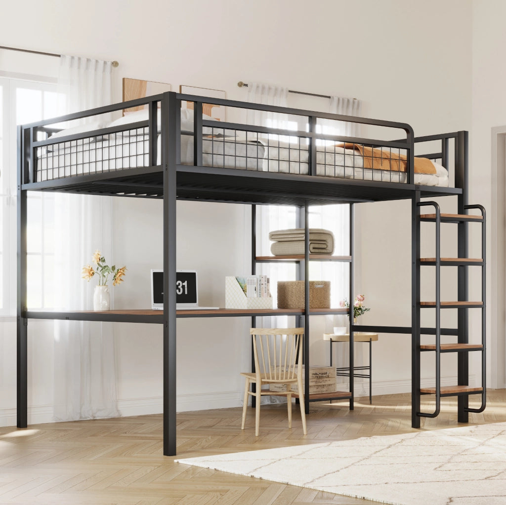 Letto a soppalco in metallo 140x200 cm nero con scala di sicurezza; tavolo e ripiani