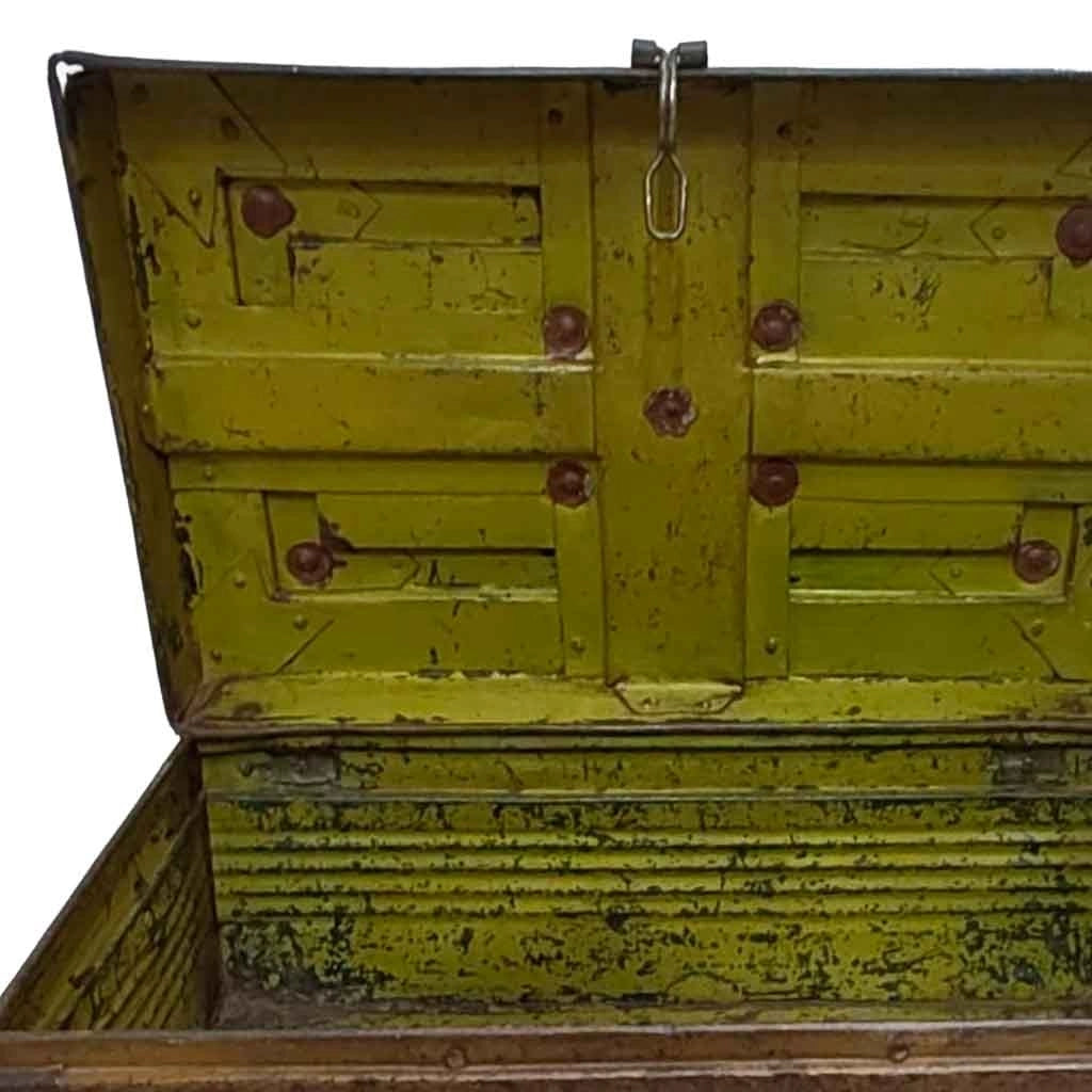 Valigia artigianale in metallo, 67x37x25h cm