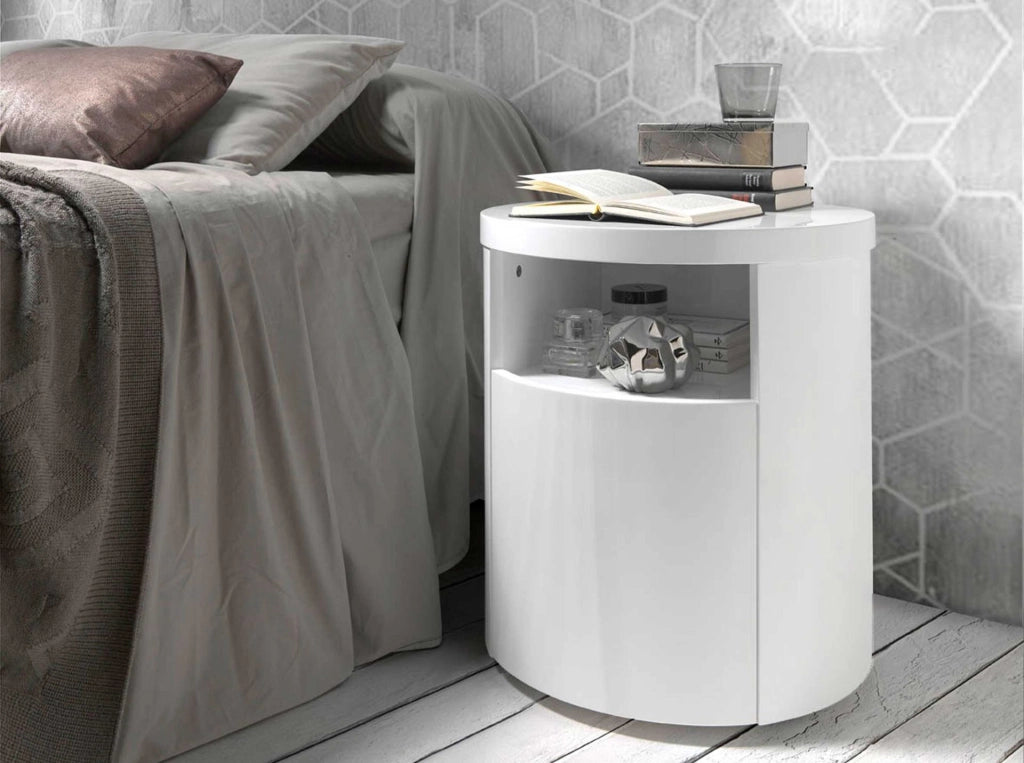 Comodino in legno bianco