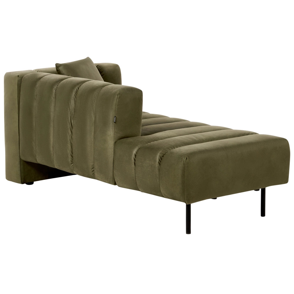 Chaise Lounge destra Tappezzata in velluto verde oliva Gambe nere Cuscino di seduta imbottito Design moderno e glam