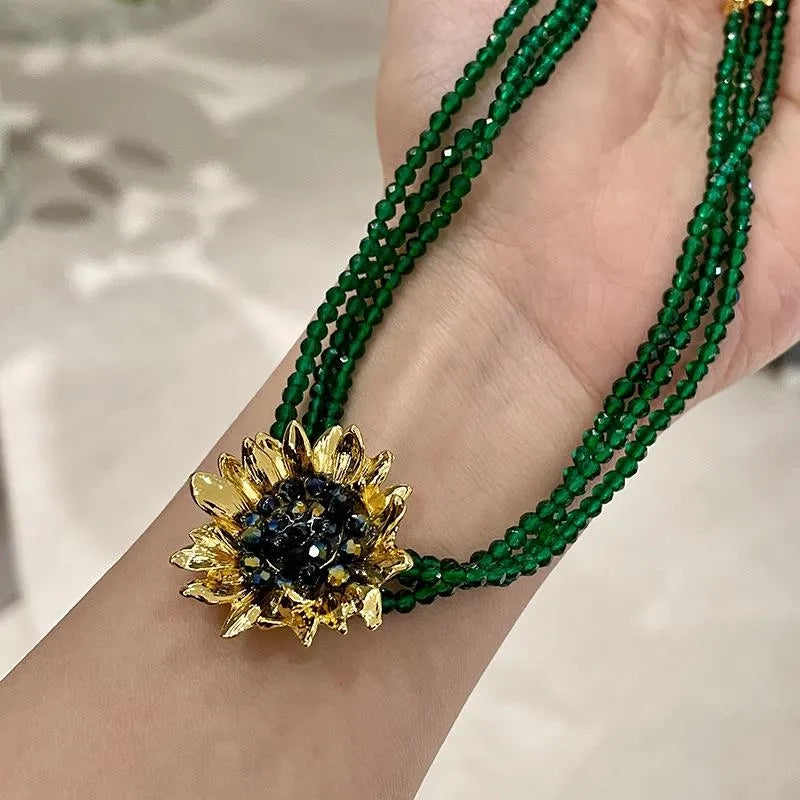 Collana fatta a mano con perline di cristallo verde scuro, regalo di Natale o di compleanno.