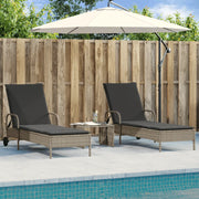 Lettino Prendisole 2 pz con Cuscini Grigio Chiaro in Polyrattan