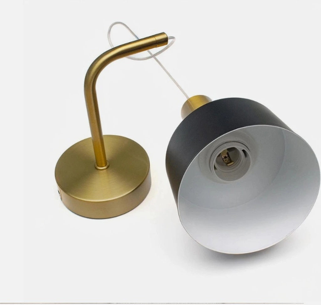 Applique da Parete Moderna Ottone e Nero E27 Altezza Regolabile 100cm Lampada Design Minimal per Camera Letto Soggiorno