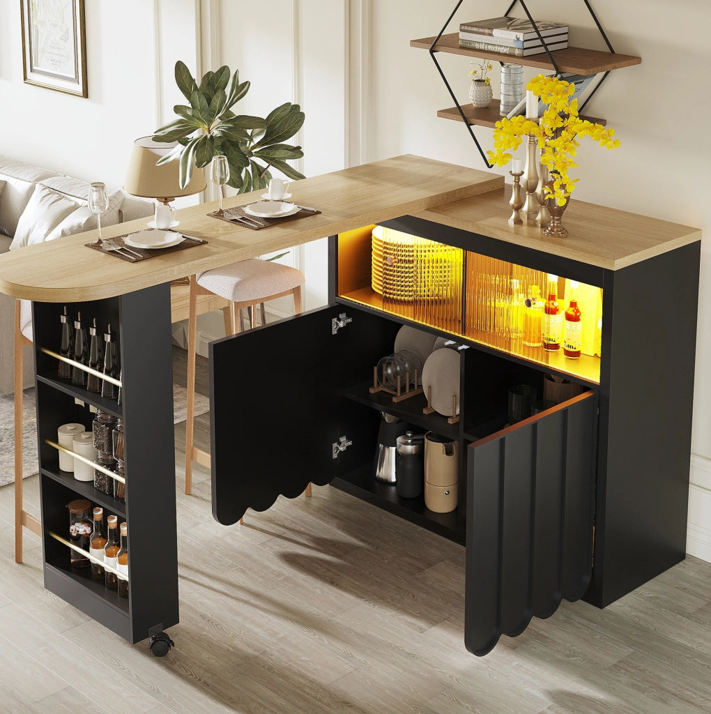Tavolo bar 135-205x39x100 cm con ruote; LED e porta USB in MDF e vetro nero