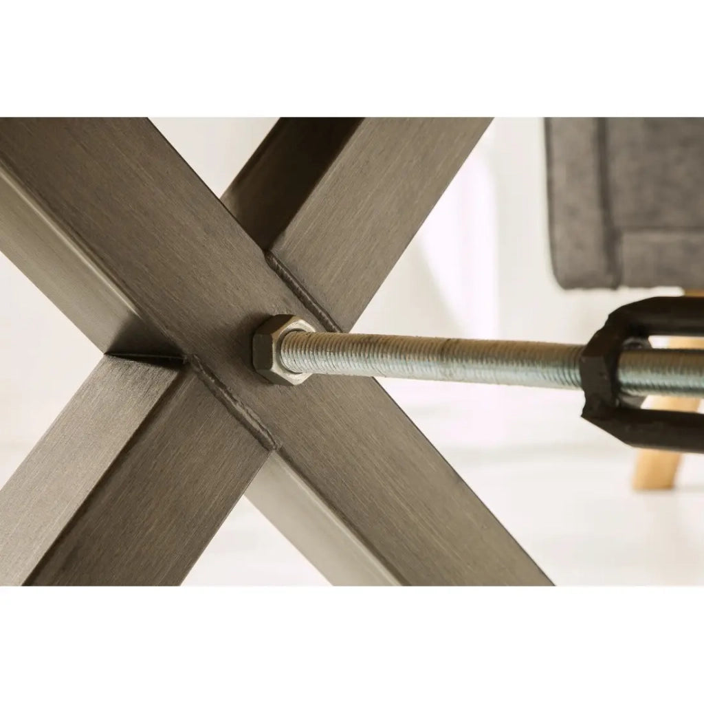 Tavolino basso CAVARA 110 cm in legno massiccio di rovere oliato con gambe metalliche nere a X – stile industriale