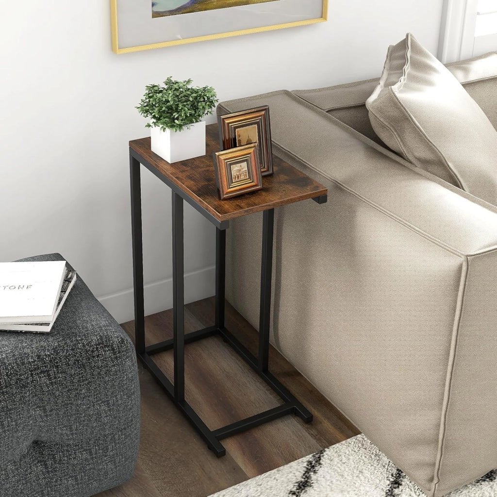 Tavolino a Forma di C per Divano e Letto, Tavolino Basso con Struttura in Metallo, Tavolino da Salotto e Camera da Letto, 45,5 x 25,5 x 64 cm (Marrone)