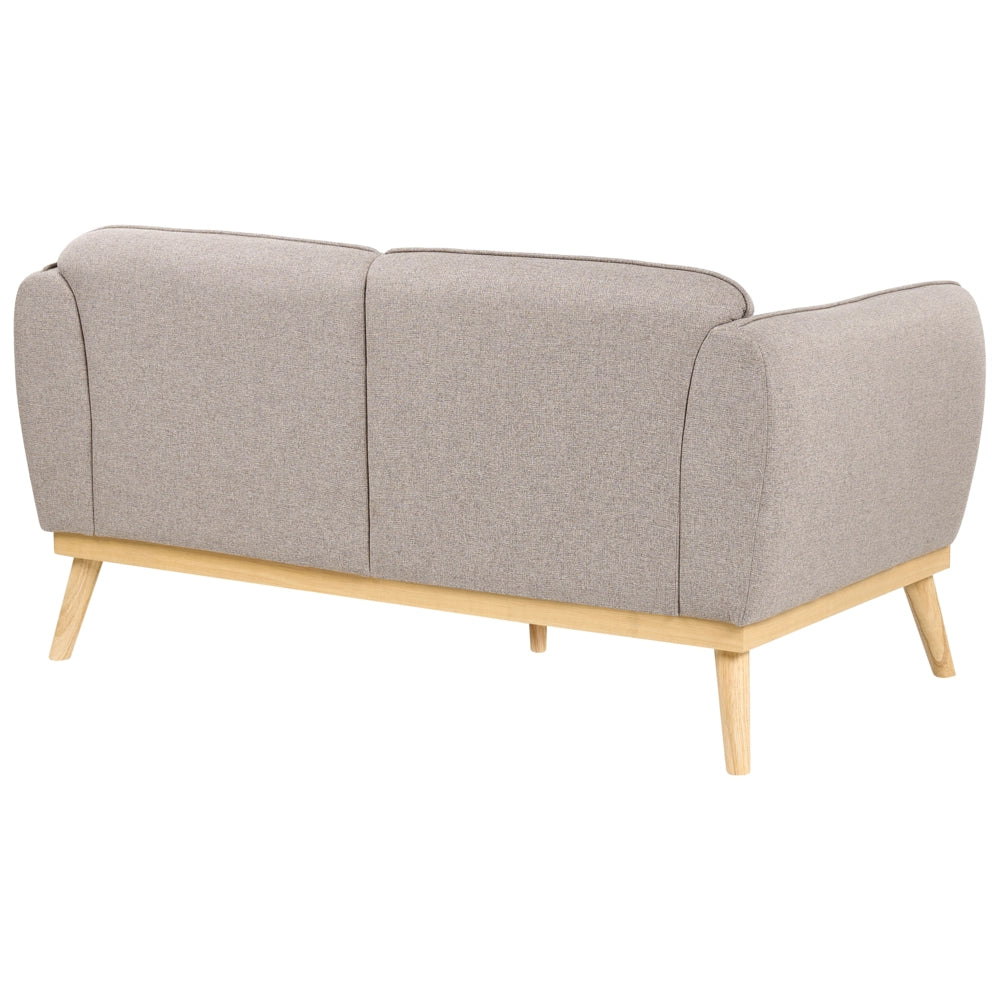 Set da salotto in stile scandinavo con divani a 2 e 3 posti, gambe affusolate in legno e rivestimento in tessuto marrone chiaro