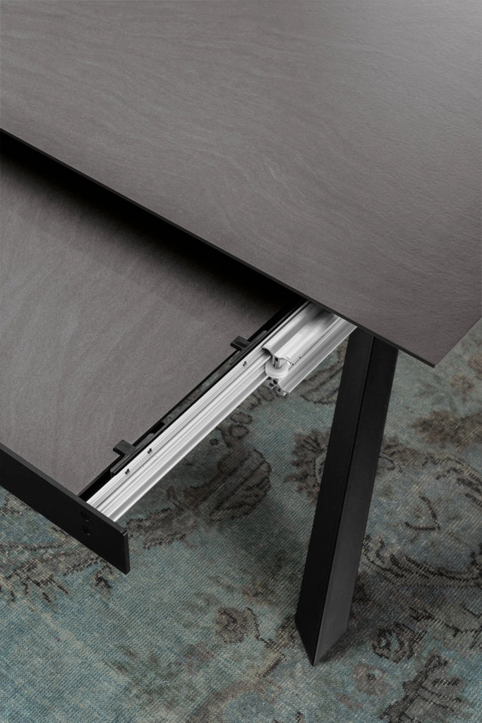 Xavier - Tavolo Allungabile (170/270 x 90 cm) in HPL su MDF Grigio Scuro