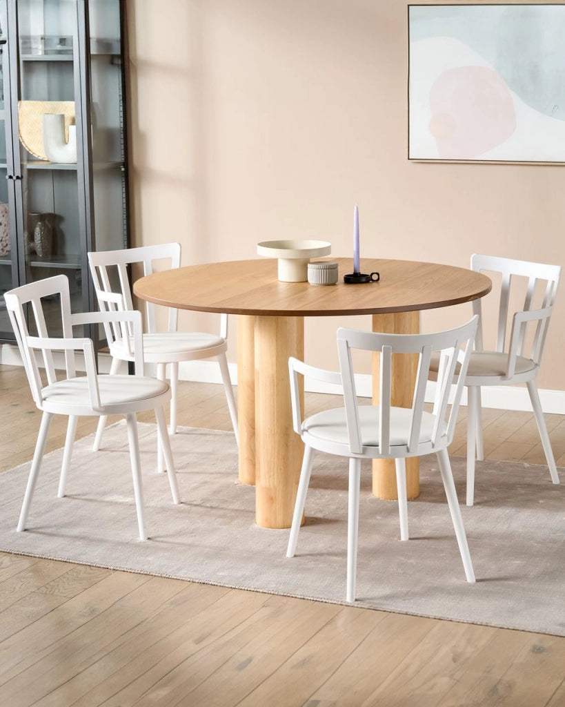 Set di 4 sedie da pranzo Seduta imbottita sintetica bianco Schienale aperto in ecopelle con braccioli Soggiorno moderno minimalista