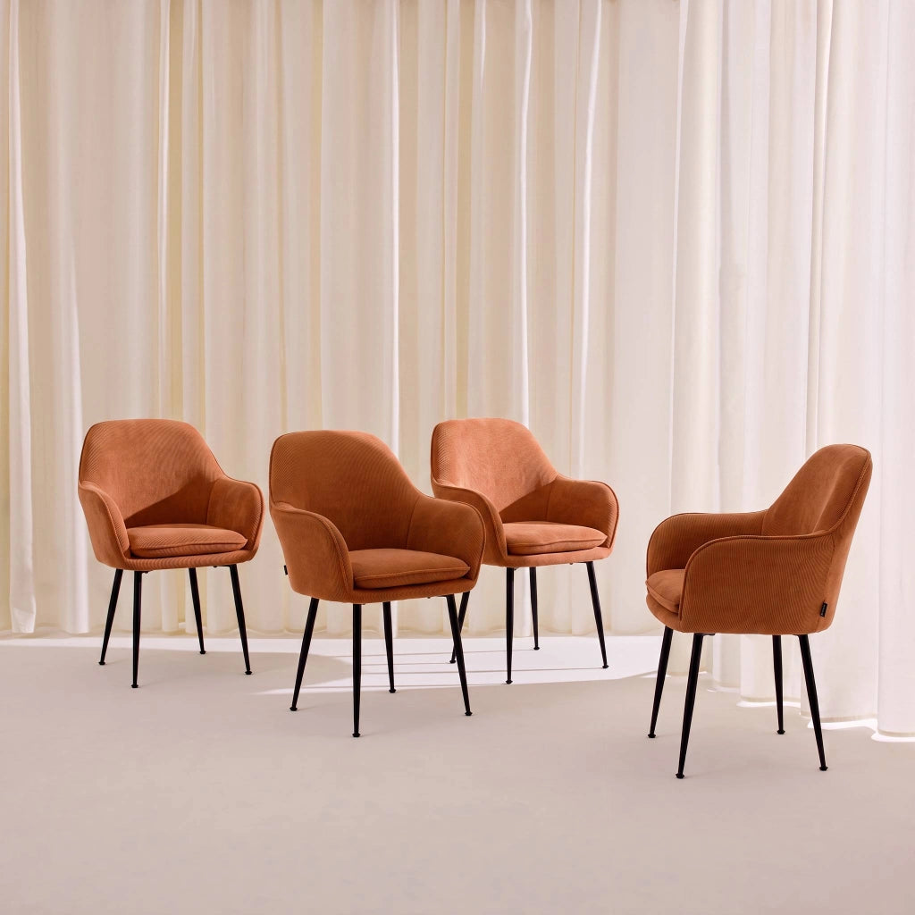 Set 4 poltrone in velluto a coste con gambe in metallo, camel