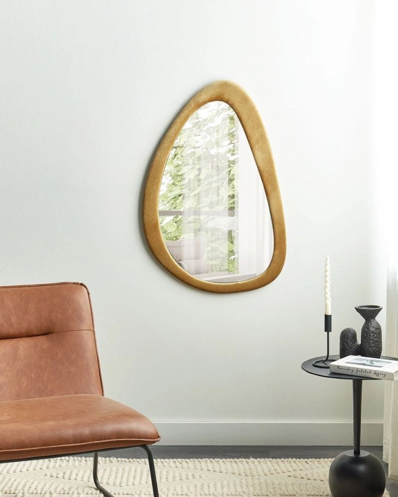 Specchio da parete giallo con cornice in MDF, vetro 61 x 91 cm, forma irregolare, pezzo decorativo da parete, stile moderno.
