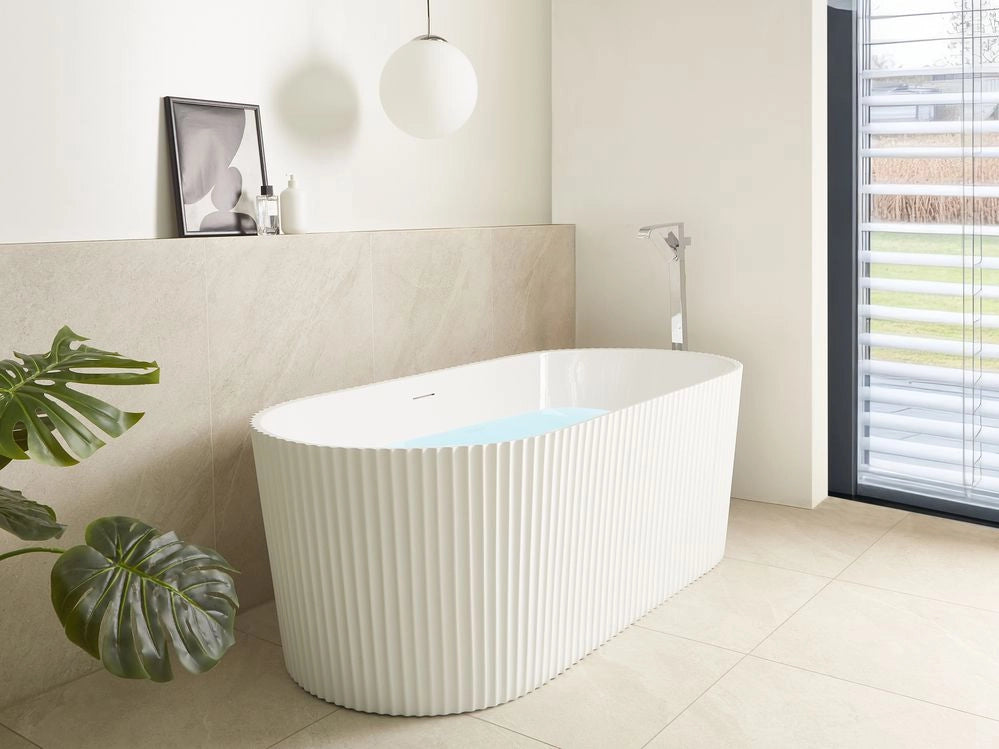 Vasca da bagno freestanding ovale in acrilico bianco opaco 170 x 80 cm Finitura scanalata Bagno in stile moderno