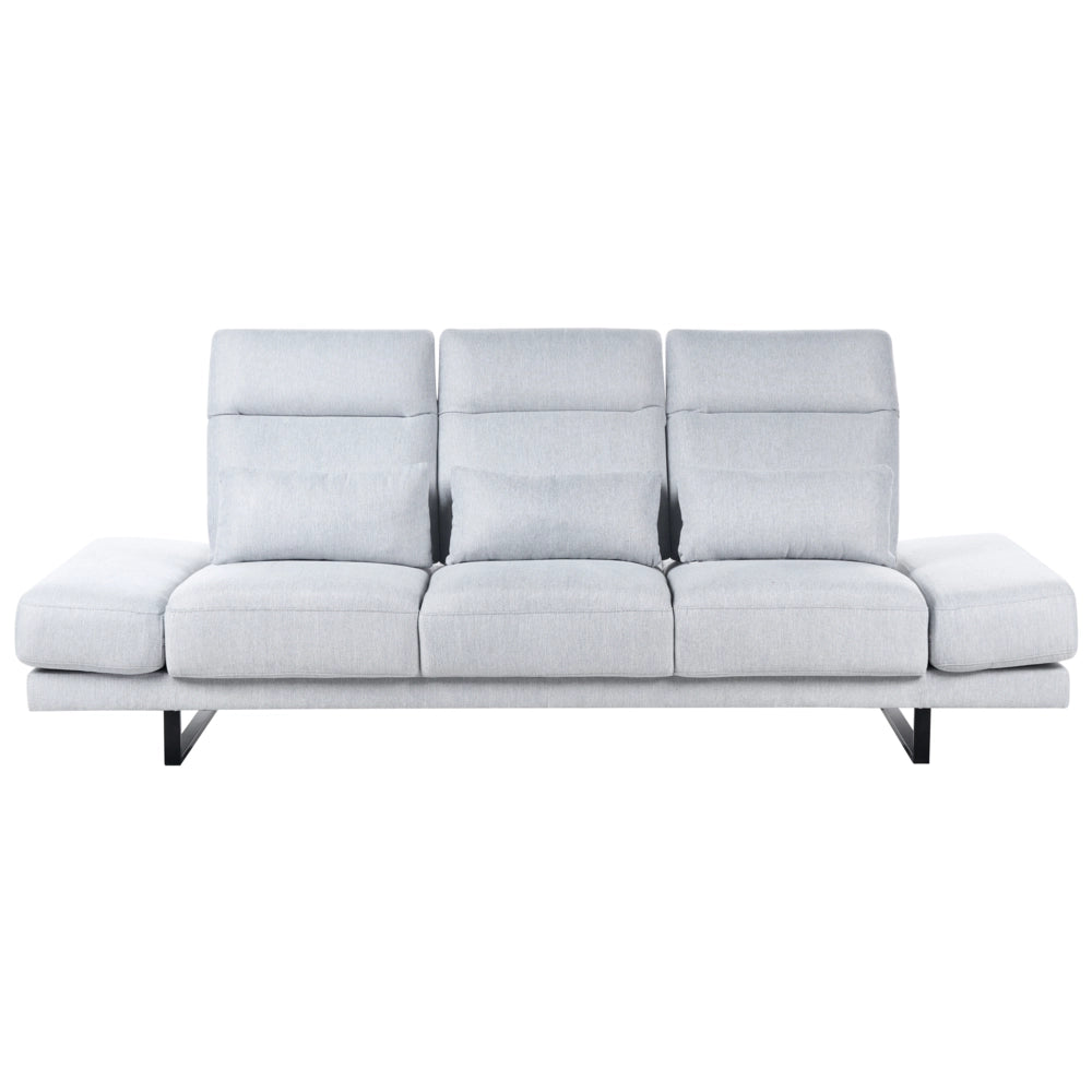 Divano moderno a 3 posti con Rivestimento in poliestere grigio chiaro e Gambe in acciaio soggiorno elegante