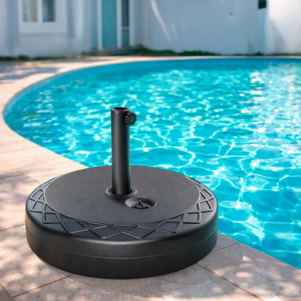 Base Ombrellone Riempibile Acqua o Sabbia 30kg In HDPE E Metallo Nero Supporto Universale per Palo 38/48 mm da Giardino Balcone Terrazza Resistente alle Intemperie Ø50 x 7.5 cm Nero